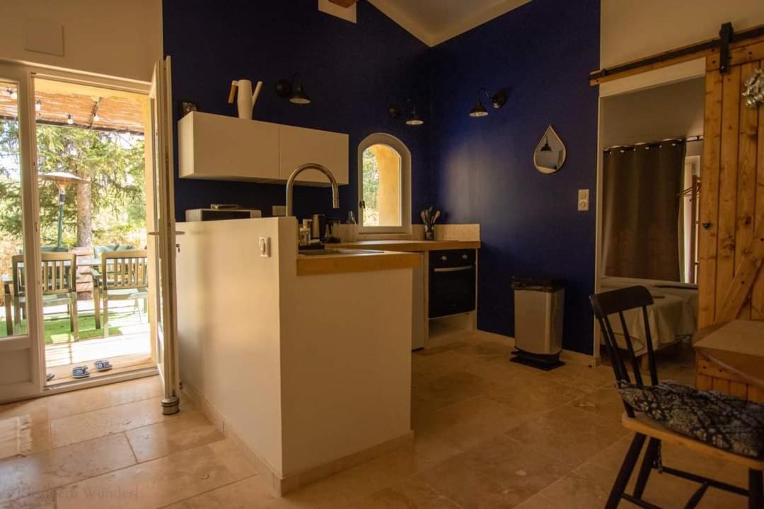 L'auguste maison d'hôtes Valensole Extérieur photo